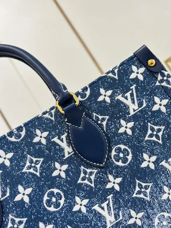 Cheap VUITTON ONTHEGO MM LOUIS 0502